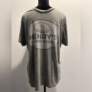 Henry’s Hard Soda Men Graphic T-Shirt Large Grey